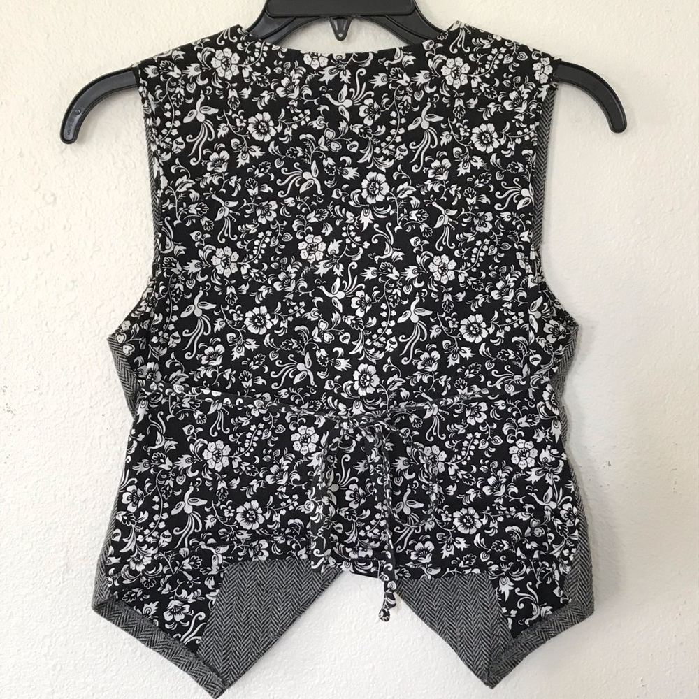 Vest - Picture 2 of 2